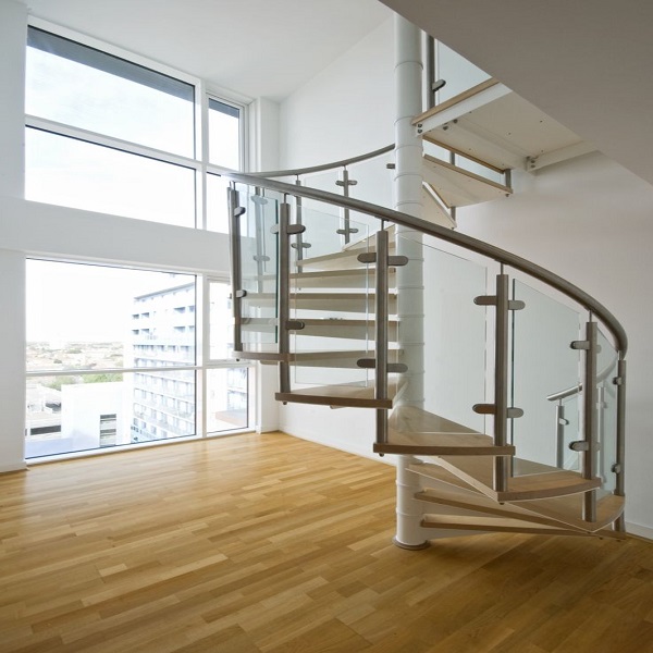 Stilingi laiptai namuose, ką reikia žinoti